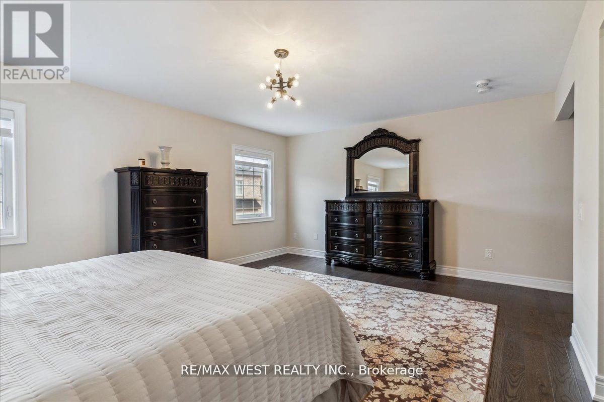 39 Condor Way, Vaughan, ON - Indoor Photo Showing Bedroom