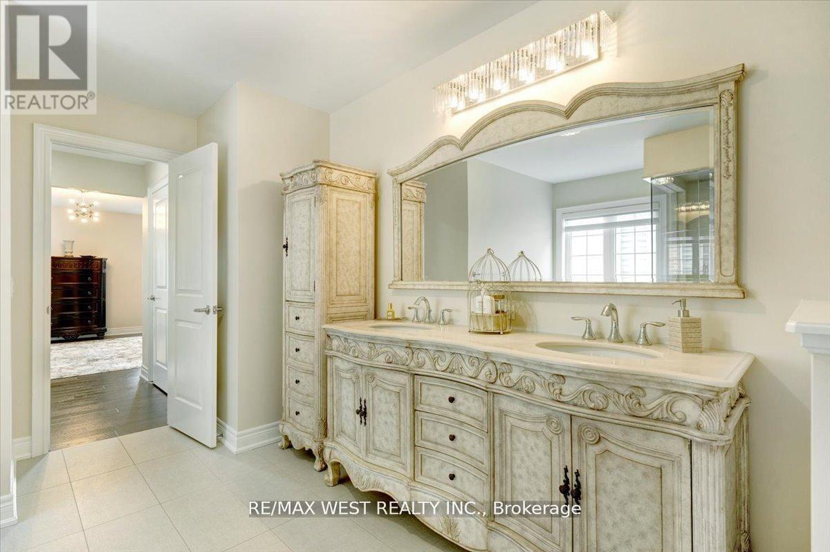 39 Condor Way, Vaughan, ON - Indoor Photo Showing Bathroom