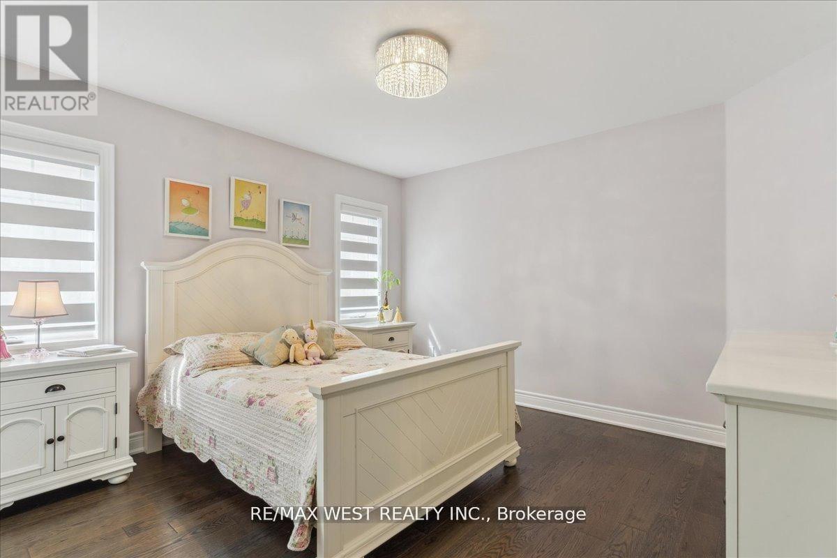 39 Condor Way, Vaughan, ON - Indoor Photo Showing Bedroom