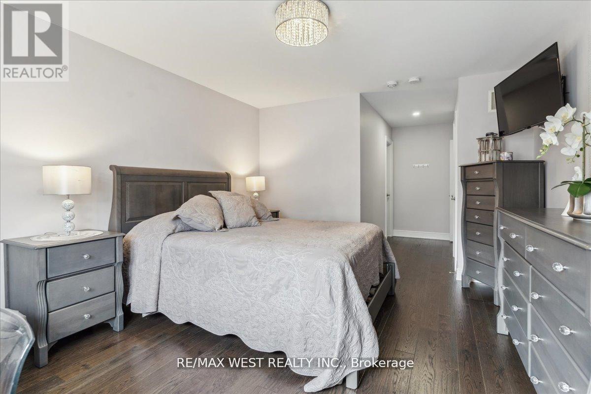39 Condor Way, Vaughan, ON - Indoor Photo Showing Bedroom