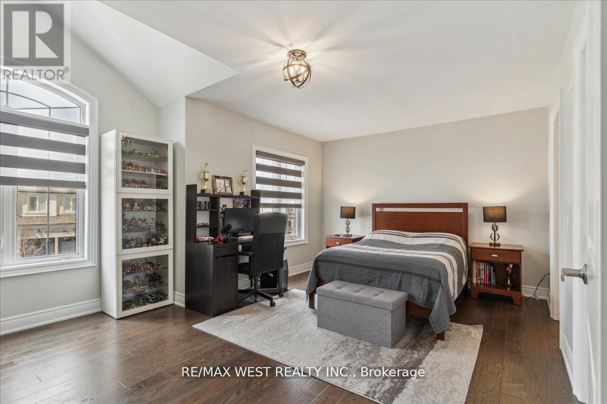 39 Condor Way, Vaughan, ON - Indoor Photo Showing Bedroom