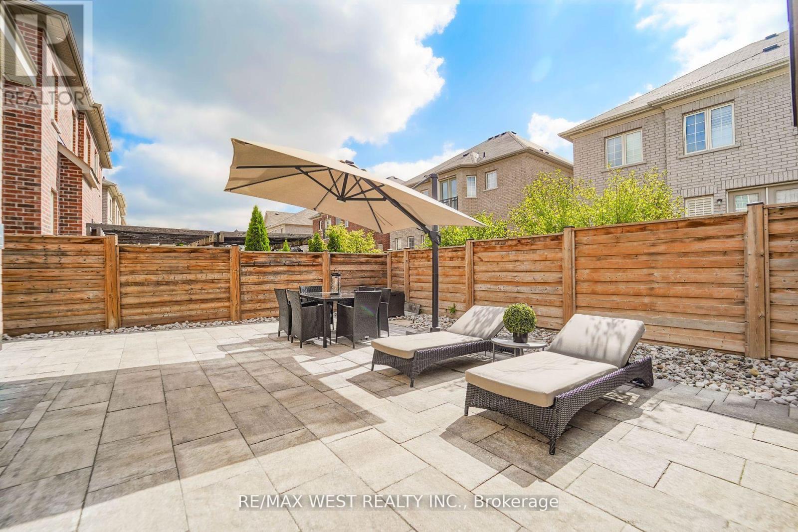 39 Condor Way, Vaughan, ON - Outdoor With Deck Patio Veranda
