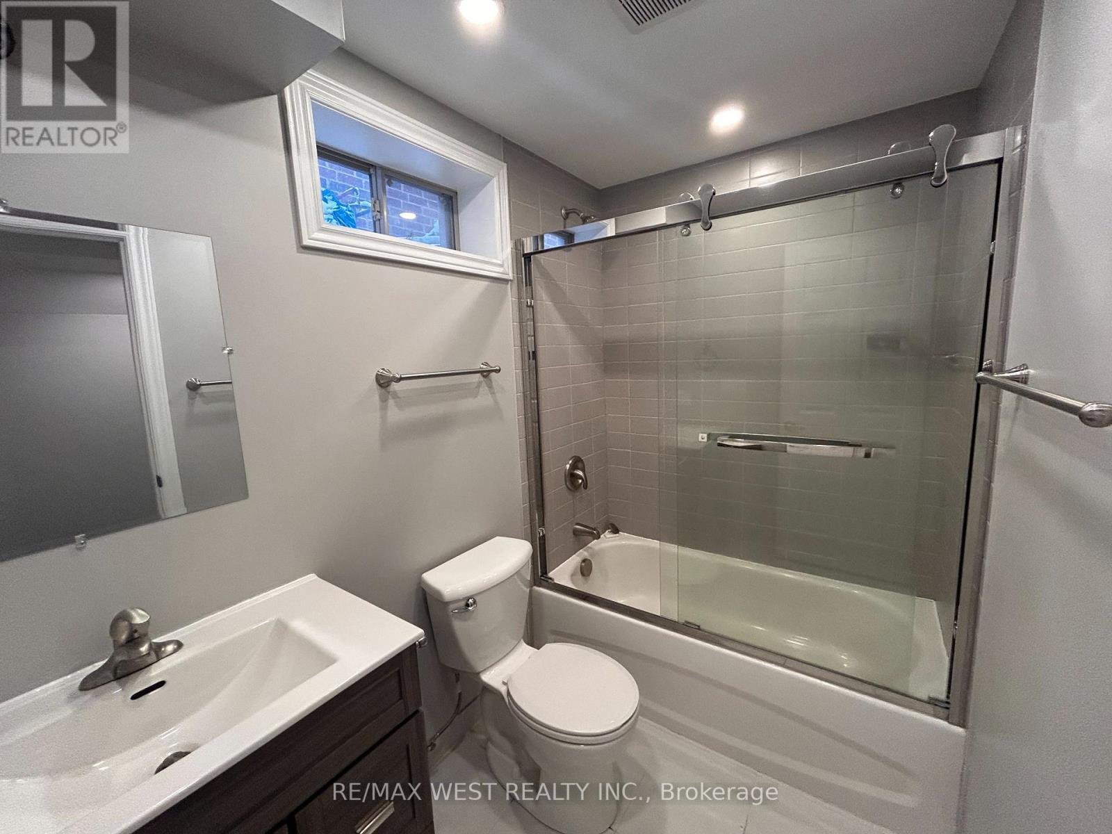149 Sharpe Crescent, New Tecumseth, ON - Indoor Photo Showing Bathroom