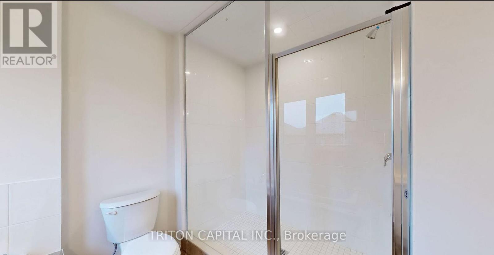 14 Bannister (Unit 1) Road, Barrie, ON - Indoor Photo Showing Bathroom