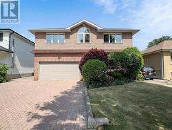 15 GORMAN PARK Toronto, ON M3H 3K3