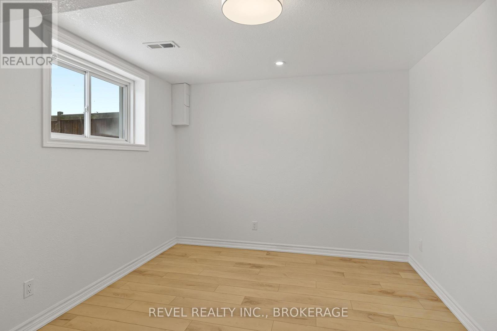 108 Islandview Drive, Loyalist (Amherstview), ON - Indoor Photo Showing Other Room