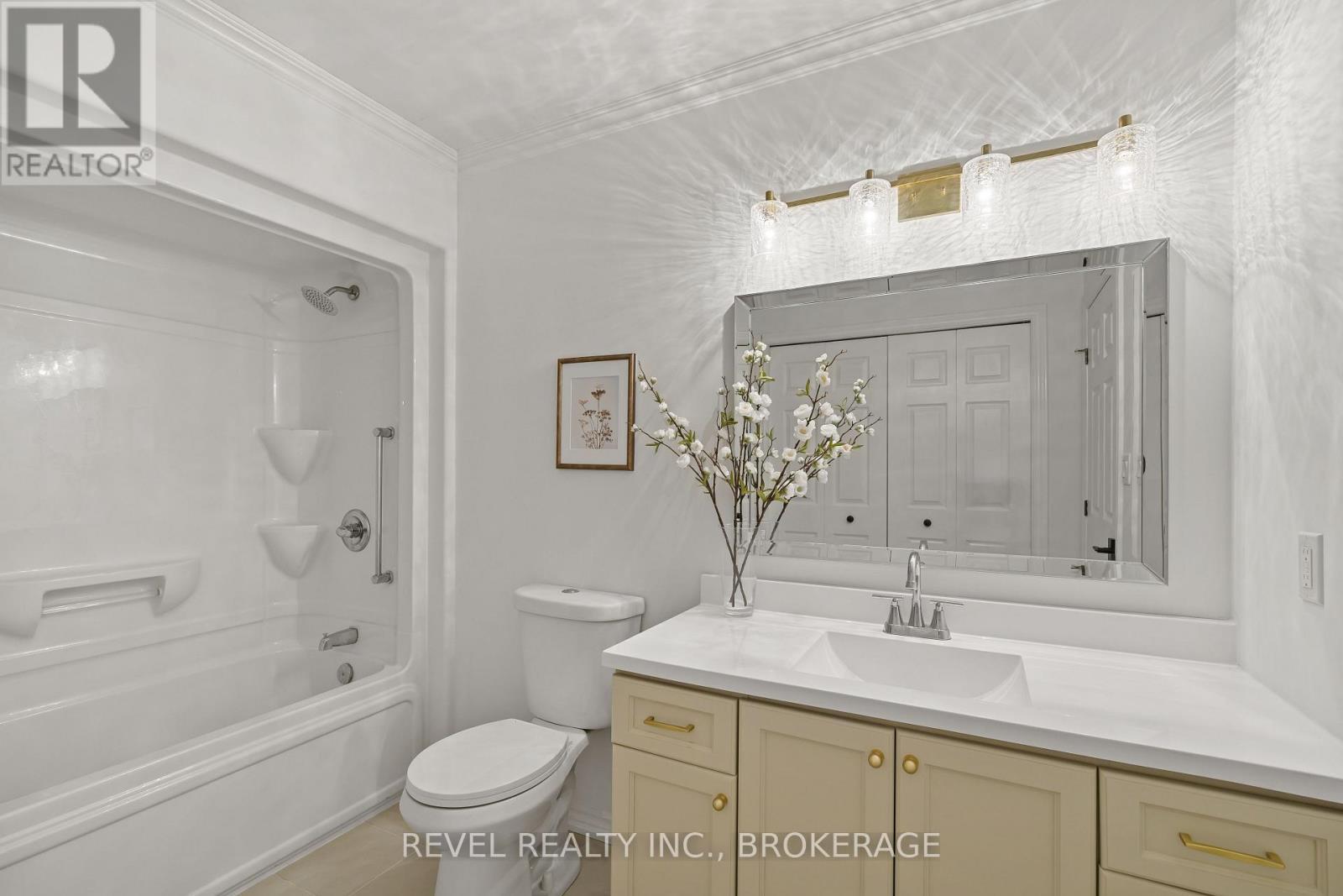 108 Islandview Drive, Loyalist (Amherstview), ON - Indoor Photo Showing Bathroom