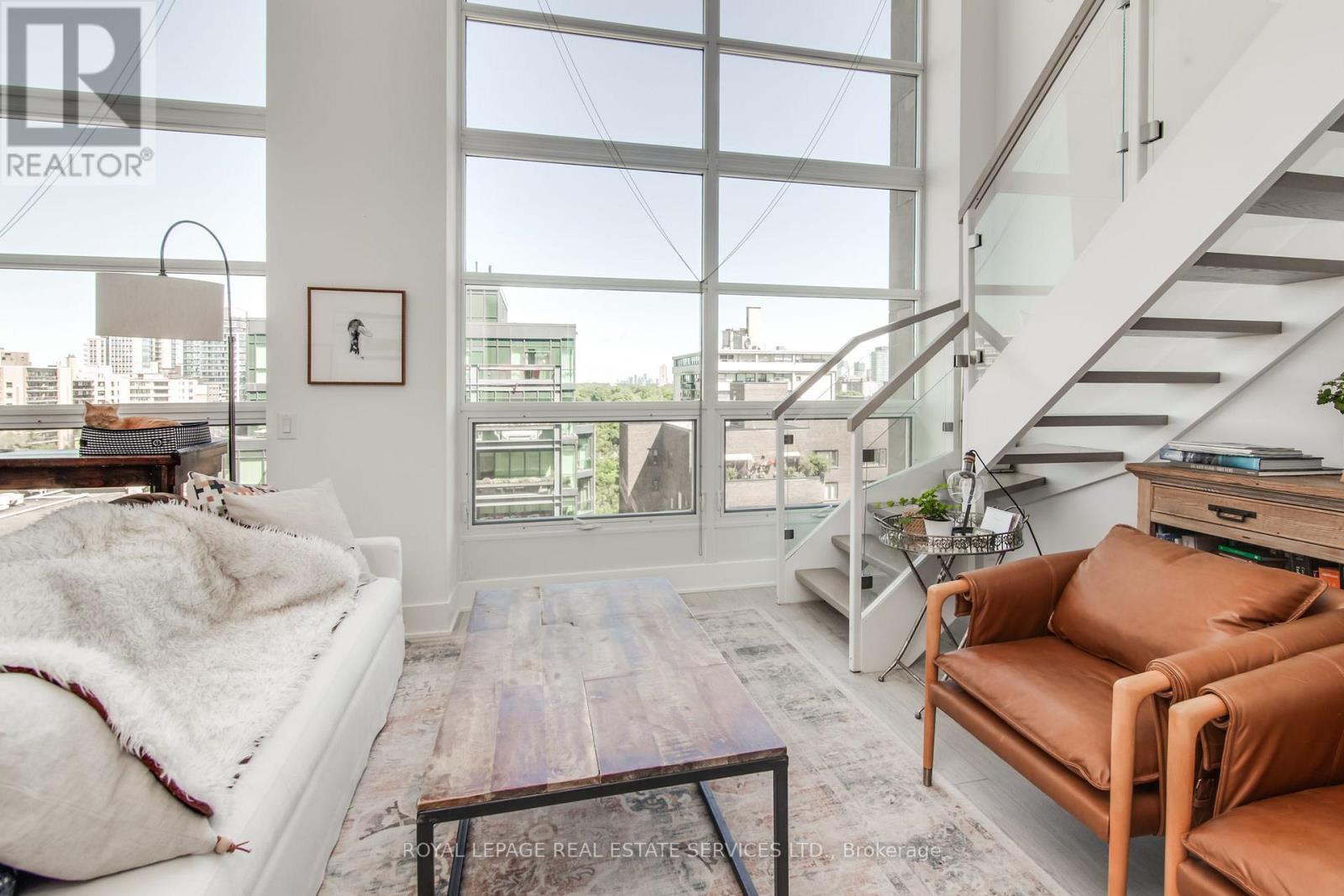 906 - 111 St Clair Avenue W, Toronto, ON - Indoor Photo Showing Other Room