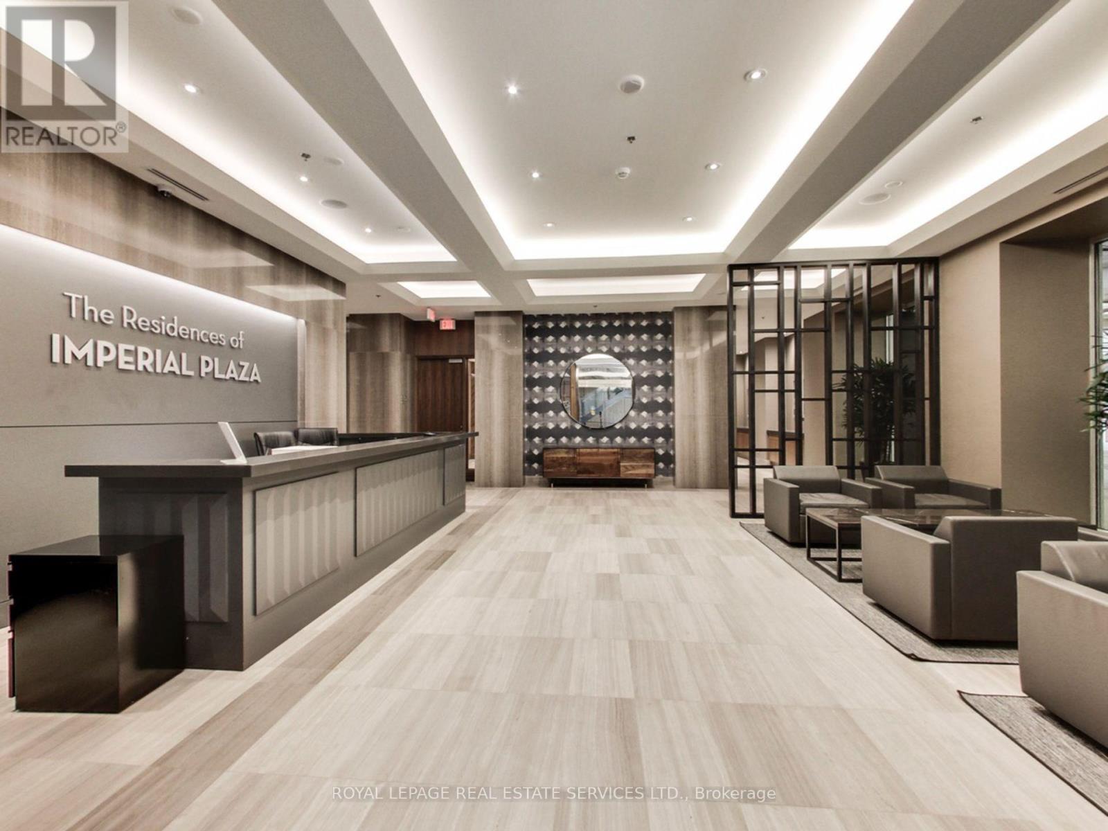 906 - 111 St Clair Avenue W, Toronto, ON - Indoor Photo Showing Other Room