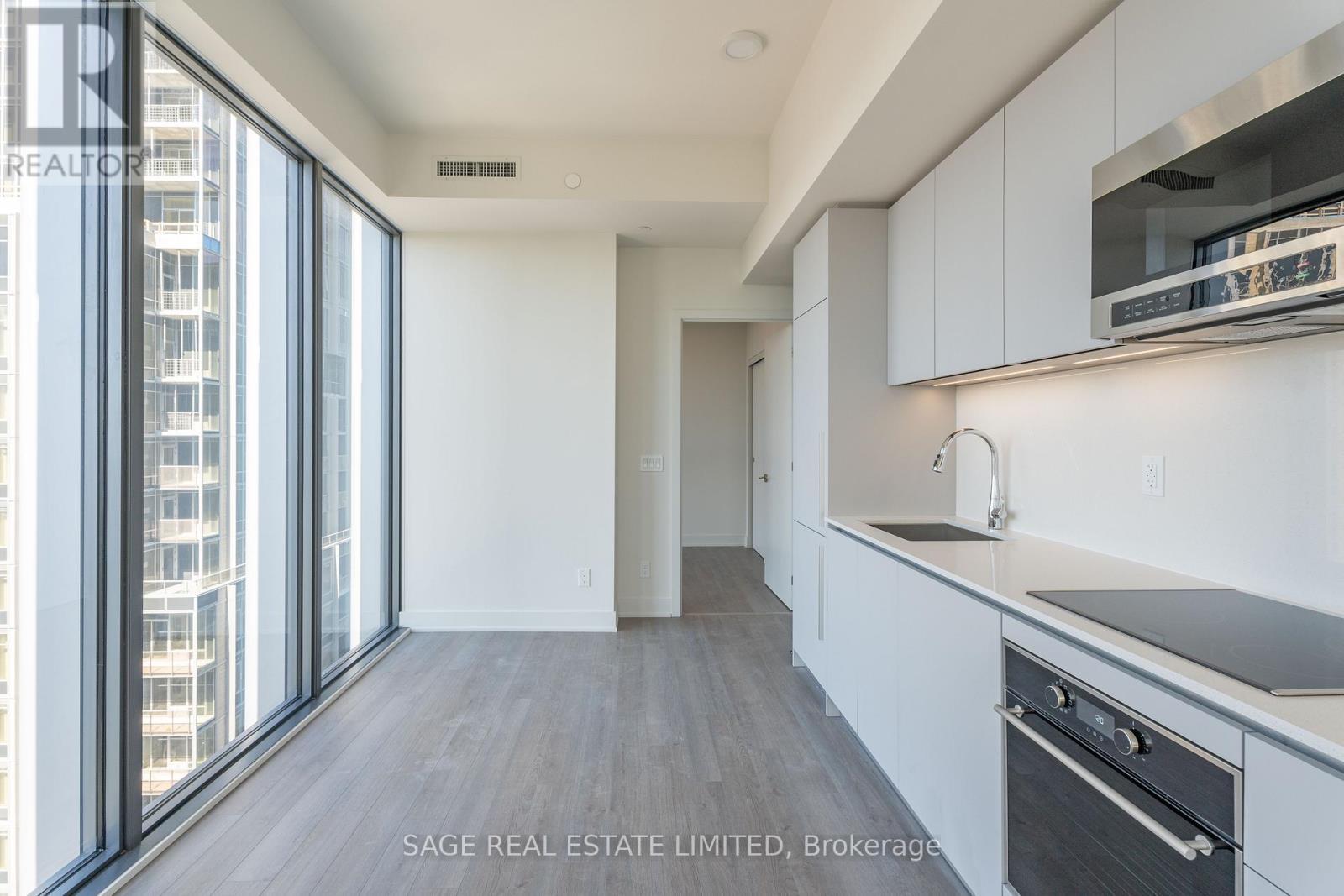 2903 - 8 Cumberland Street, Toronto, ON - Indoor Photo Showing Kitchen