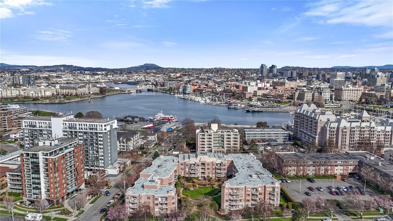 102-405 Quebec St, Victoria, BC - Outdoor With Body Of Water With View