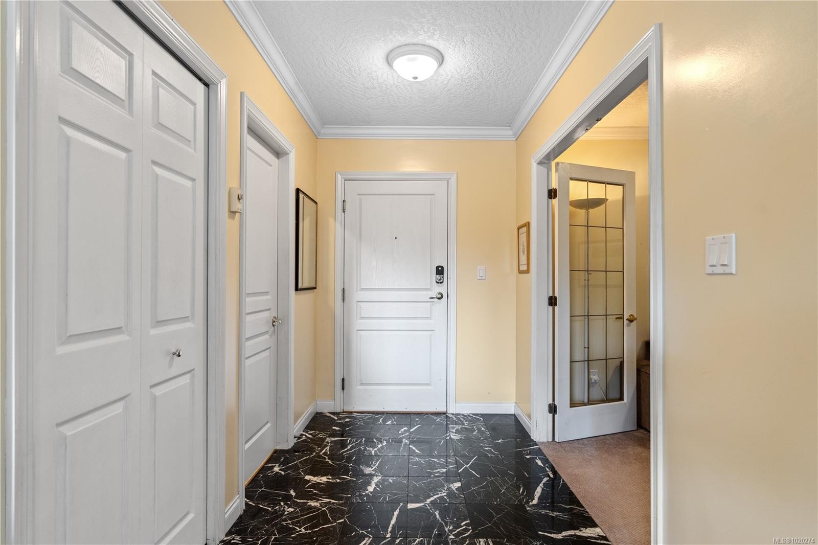 102-405 Quebec St, Victoria, BC - Indoor Photo Showing Other Room