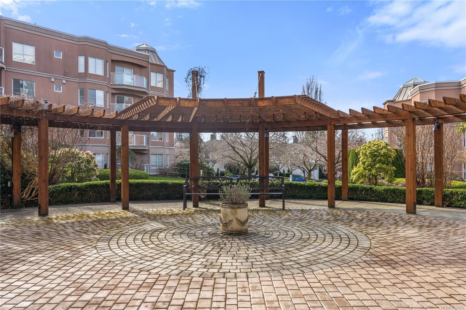 102-405 Quebec St, Victoria, BC - Outdoor