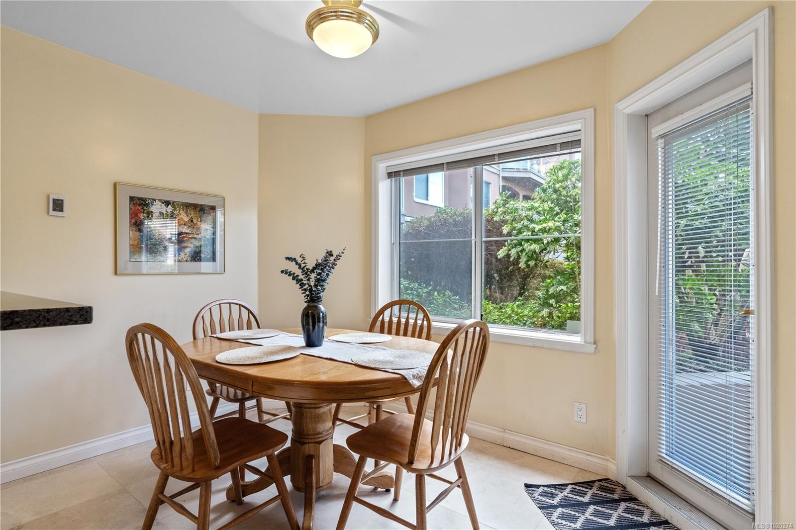 102-405 Quebec St, Victoria, BC - Indoor Photo Showing Dining Room