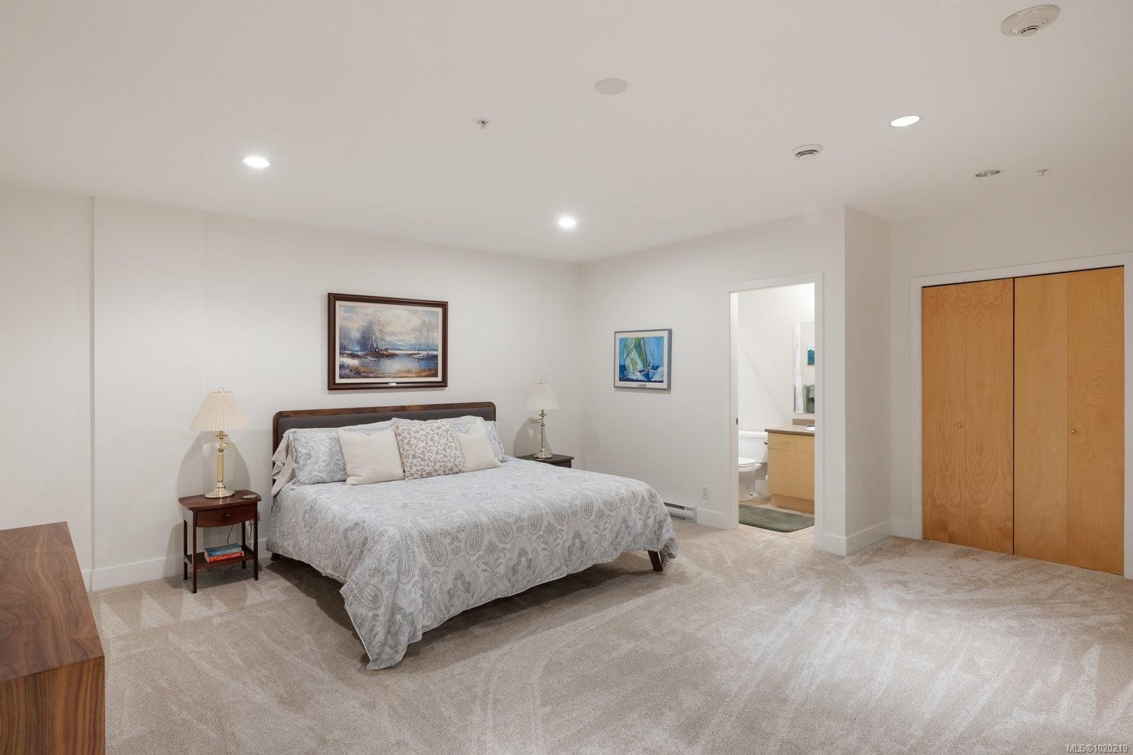 5322 Sayward Hill Cres, Saanich, BC