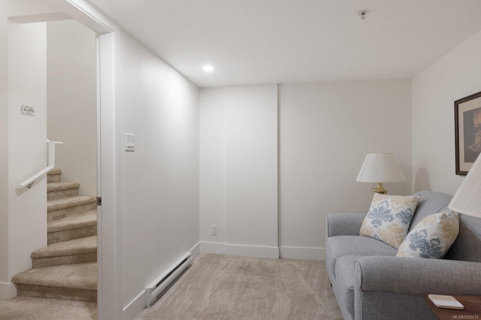 5322 Sayward Hill Cres, Saanich, BC