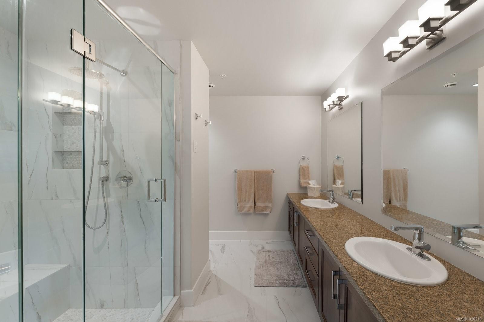 5322 Sayward Hill Cres, Saanich, BC