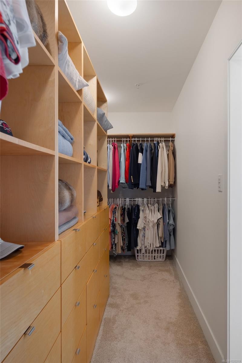 5322 Sayward Hill Cres, Saanich, BC