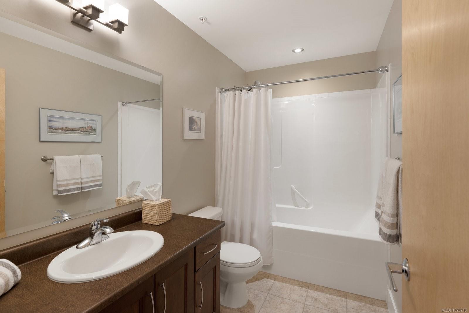 5322 Sayward Hill Cres, Saanich, BC