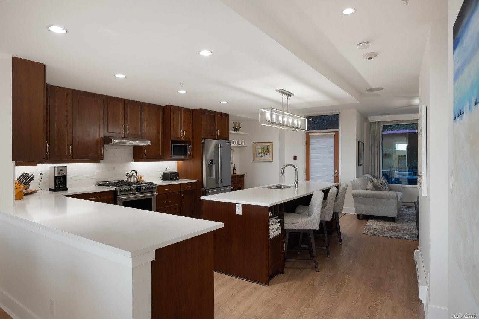 5322 Sayward Hill Cres, Saanich, BC