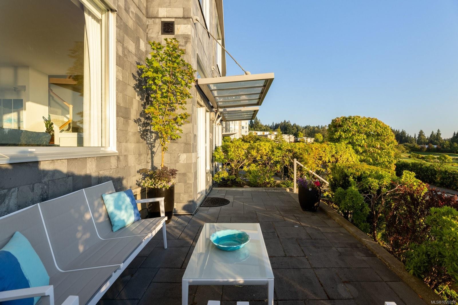 5322 Sayward Hill Cres, Saanich, BC