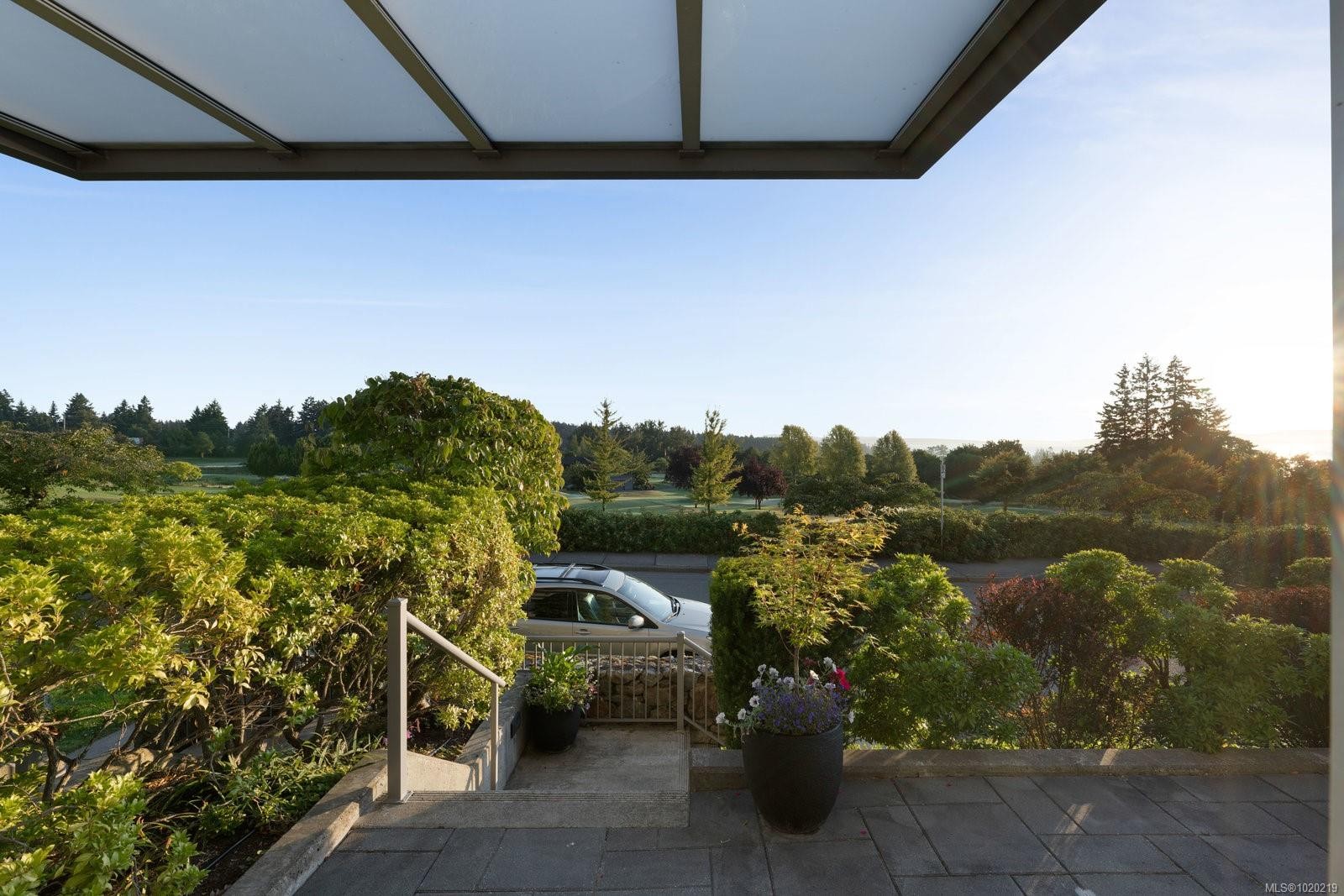 5322 Sayward Hill Cres, Saanich, BC