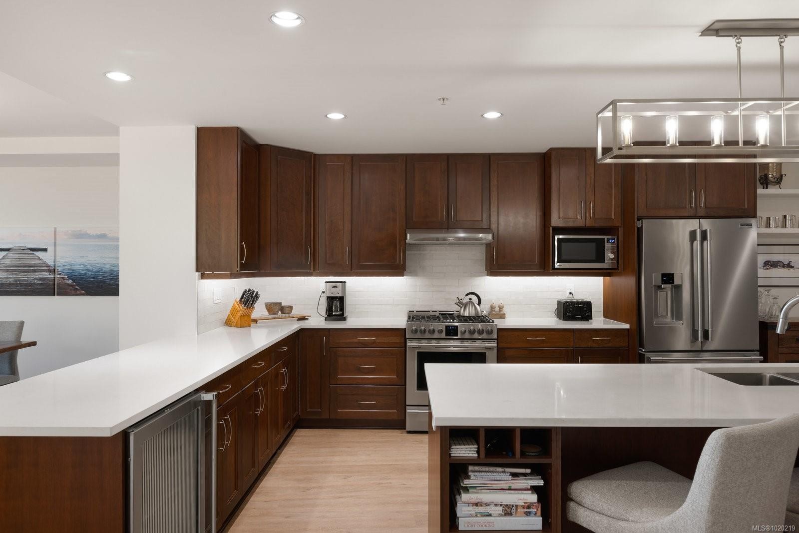 5322 Sayward Hill Cres, Saanich, BC