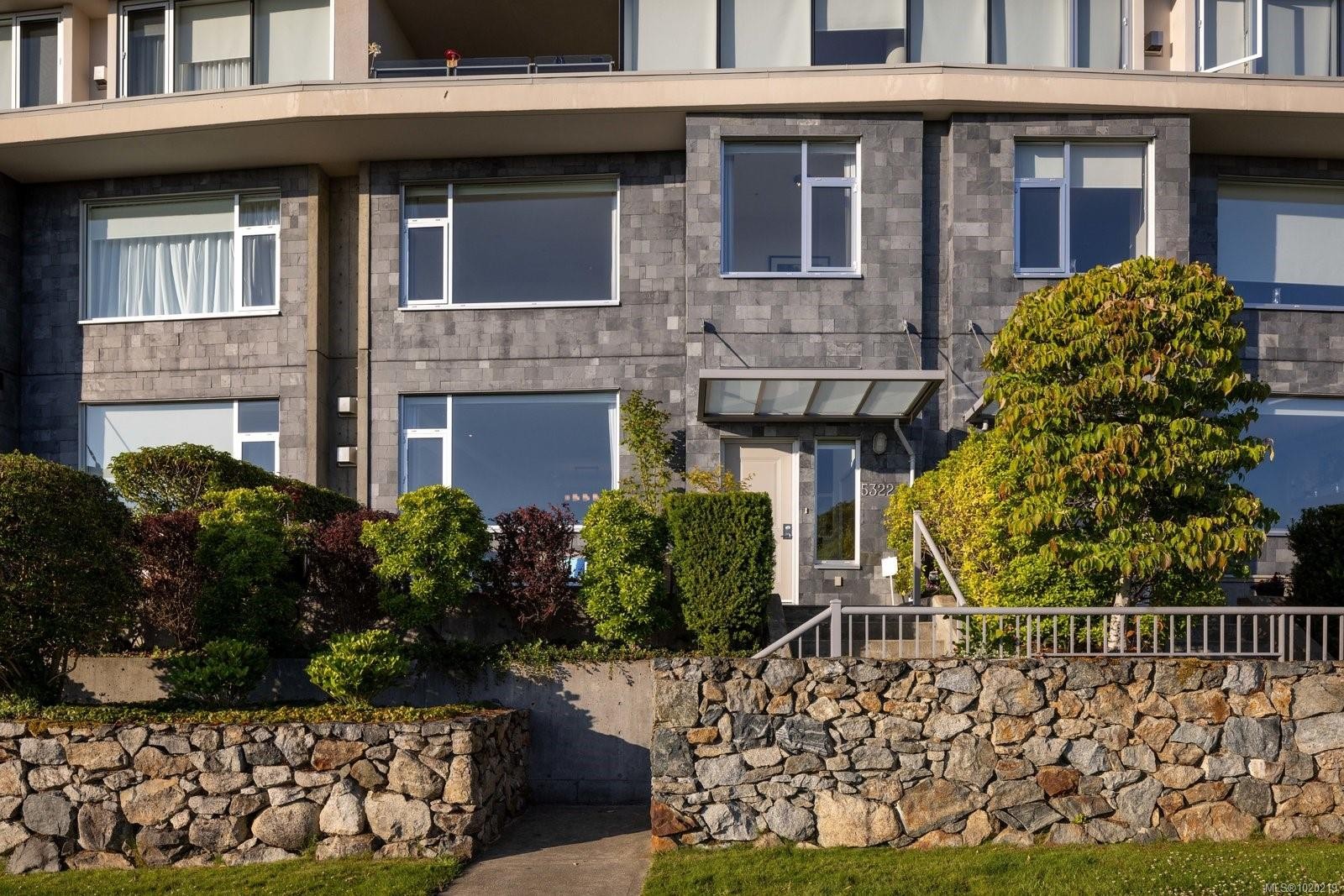 5322 Sayward Hill Cres, Saanich, BC