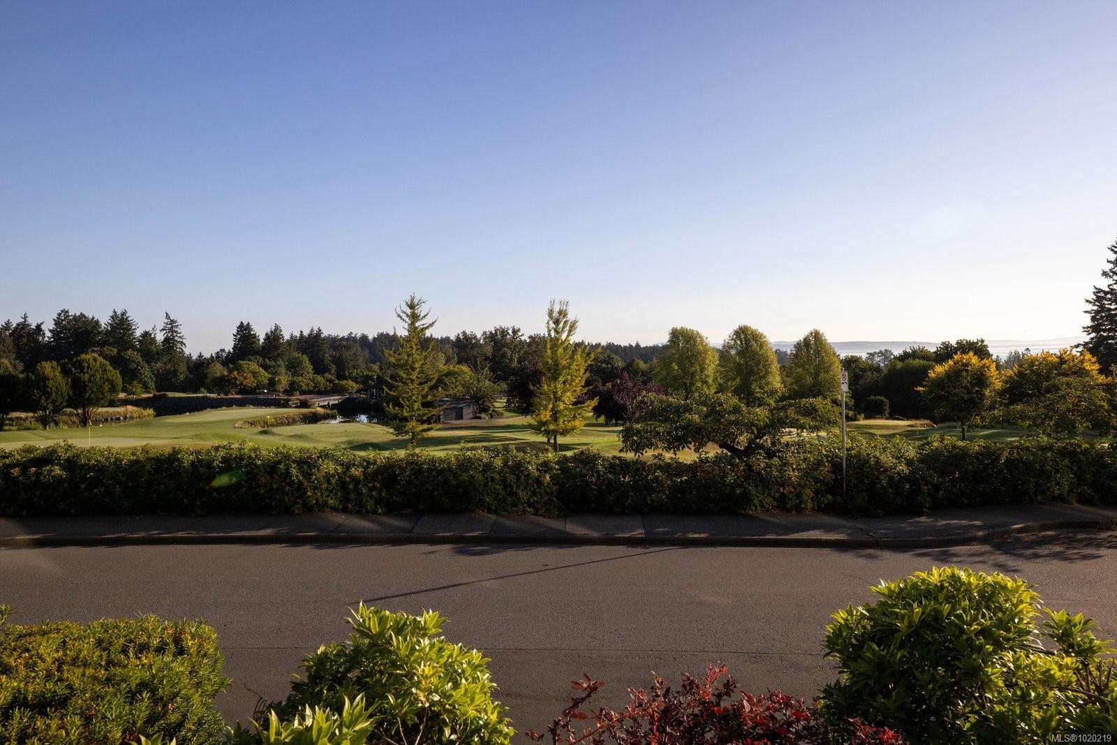 5322 Sayward Hill Cres, Saanich, BC