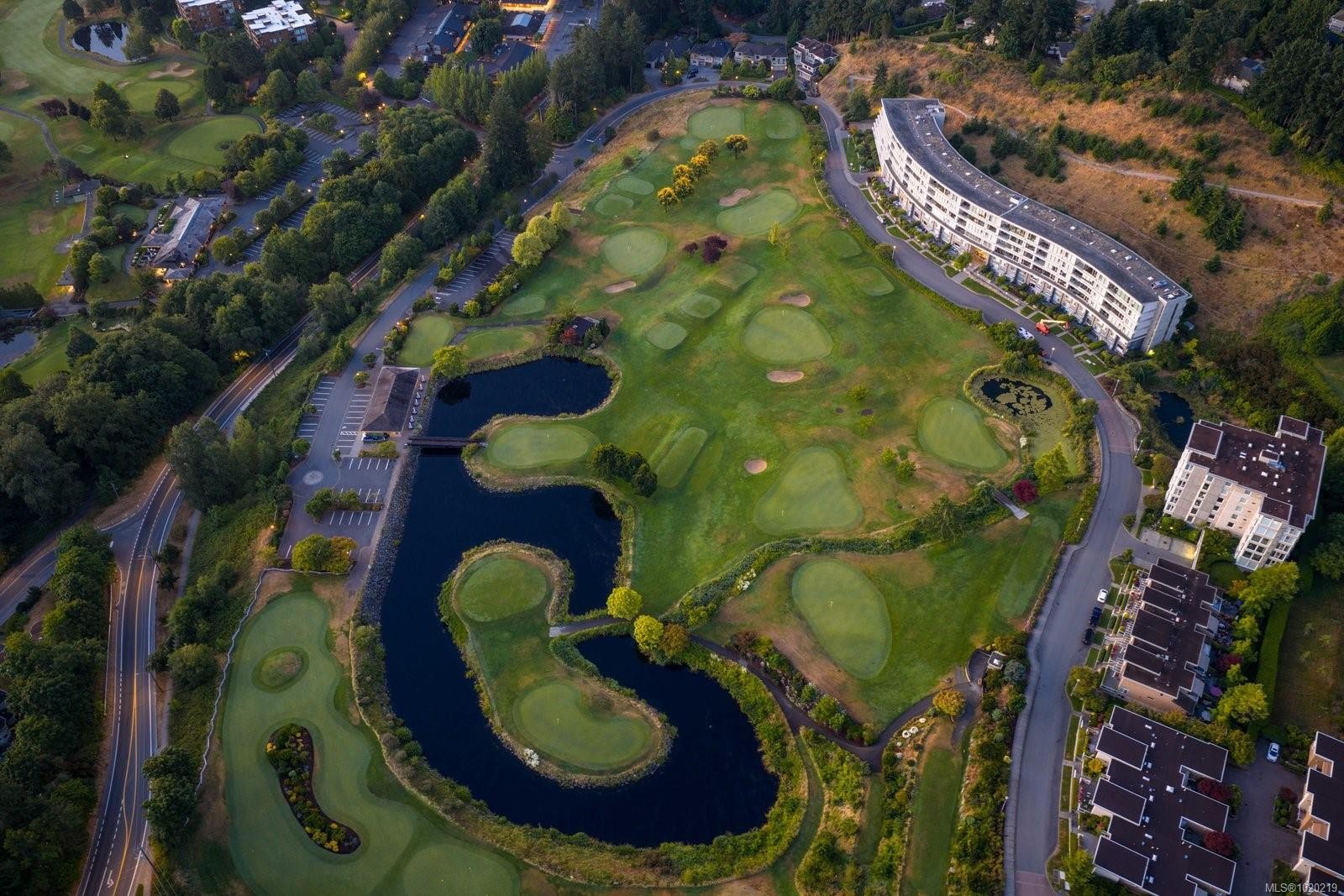 5322 Sayward Hill Cres, Saanich, BC