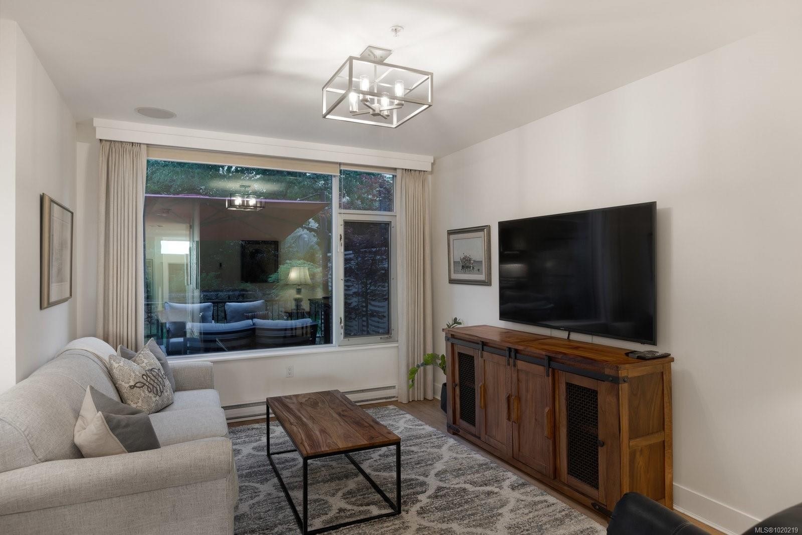 5322 Sayward Hill Cres, Saanich, BC