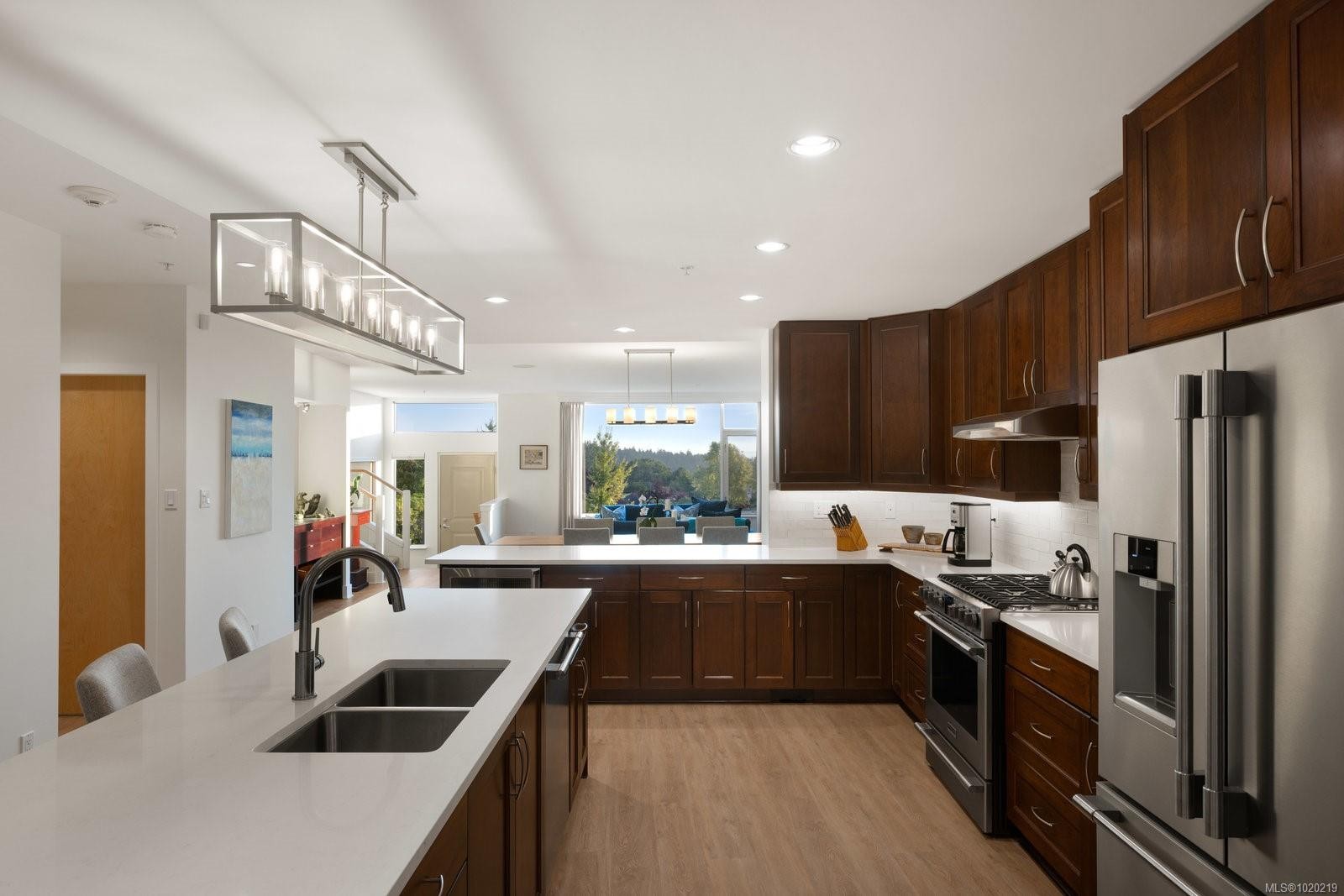 5322 Sayward Hill Cres, Saanich, BC