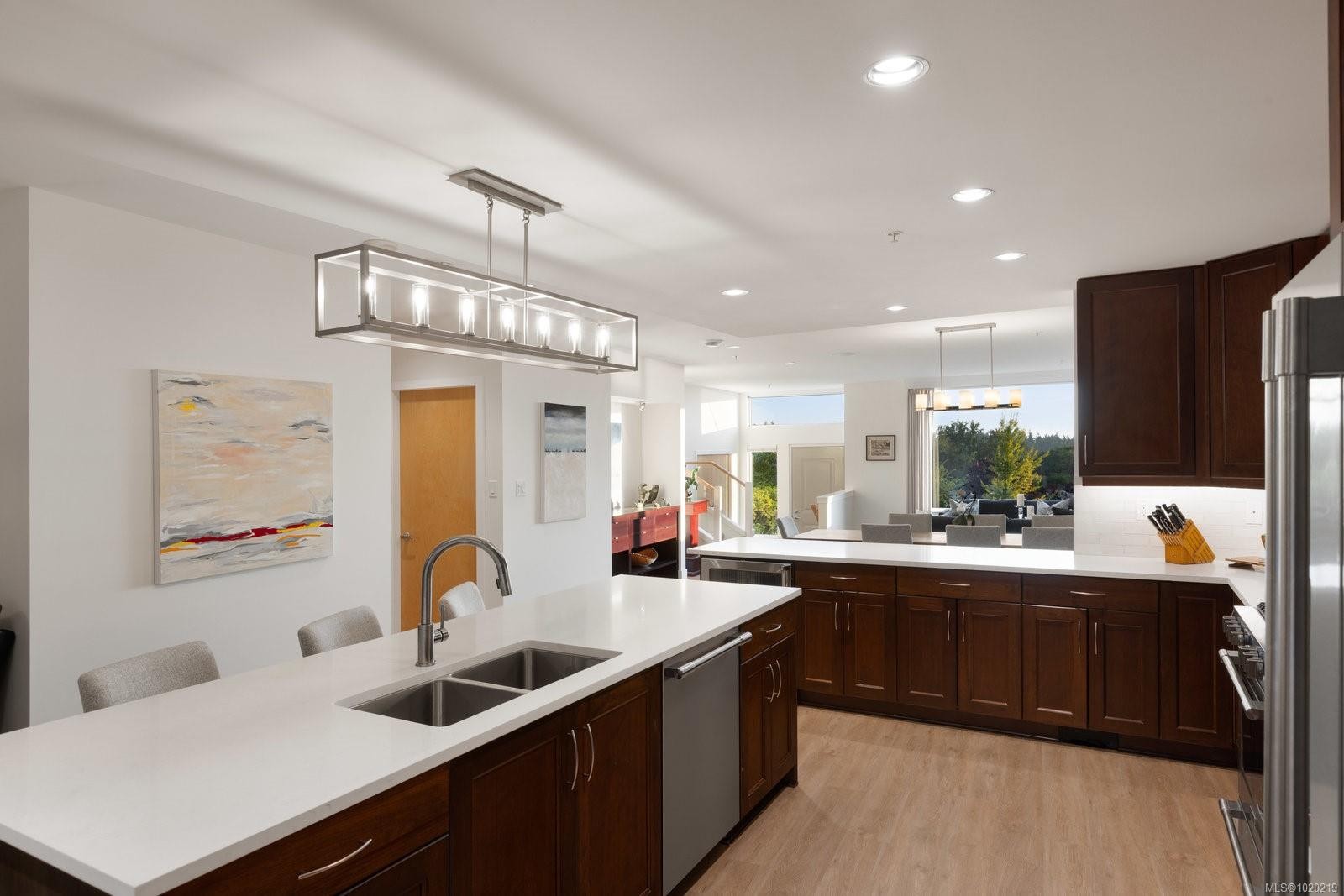 5322 Sayward Hill Cres, Saanich, BC