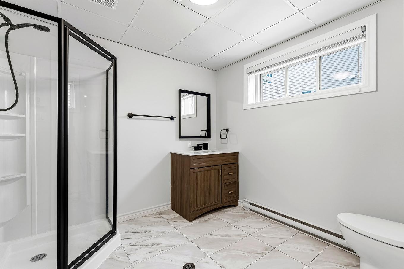 Salle de bains - 1397 Rue Adélard-Dumas, Sherbrooke (Fleurimont), QC - Indoor