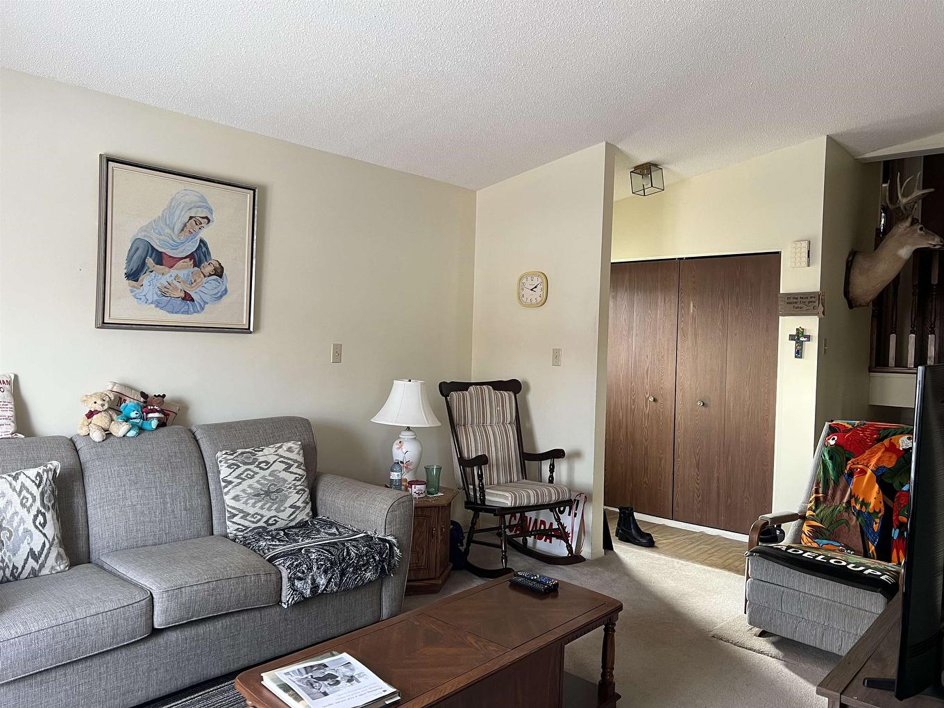 32 Hemlo Drive, Marathon, ON - Indoor Photo Showing Living Room