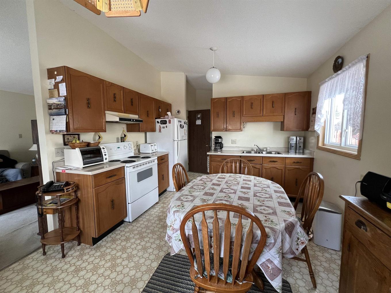 32 Hemlo Drive, Marathon, ON - Indoor Photo Showing Other Room