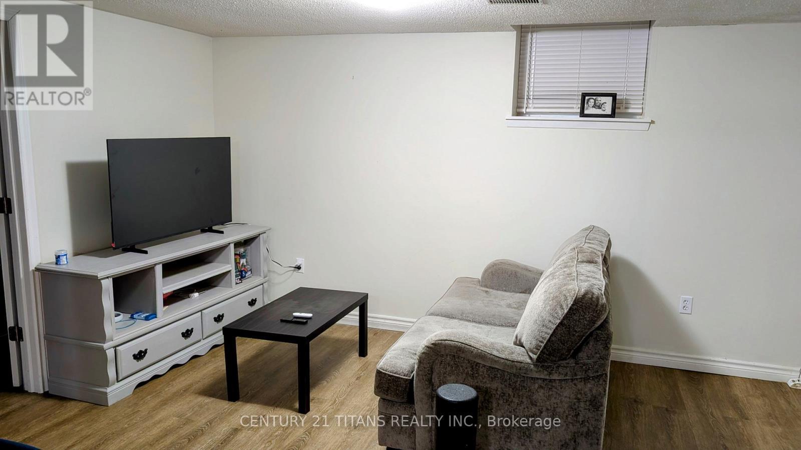 853 Crowells Street, Oshawa, ON - Indoor