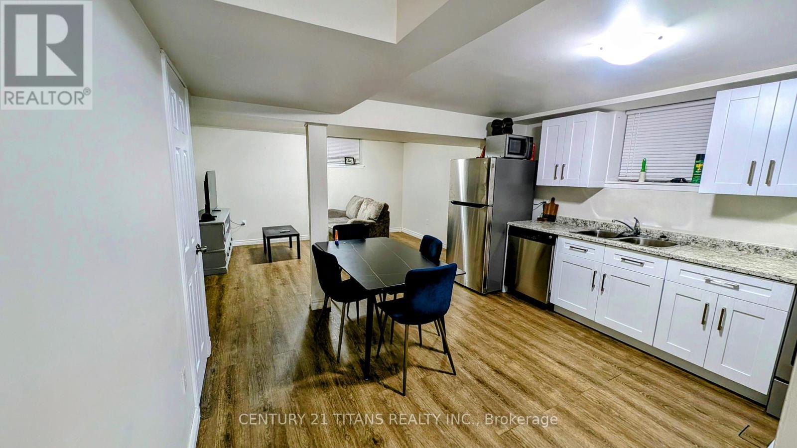 853 Crowells Street, Oshawa, ON - Indoor Photo Showing Kitchen With Double Sink