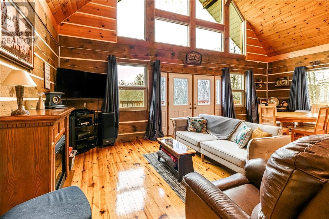 55 Brouse Road, Massey, ON - Indoor Photo Showing Living Room