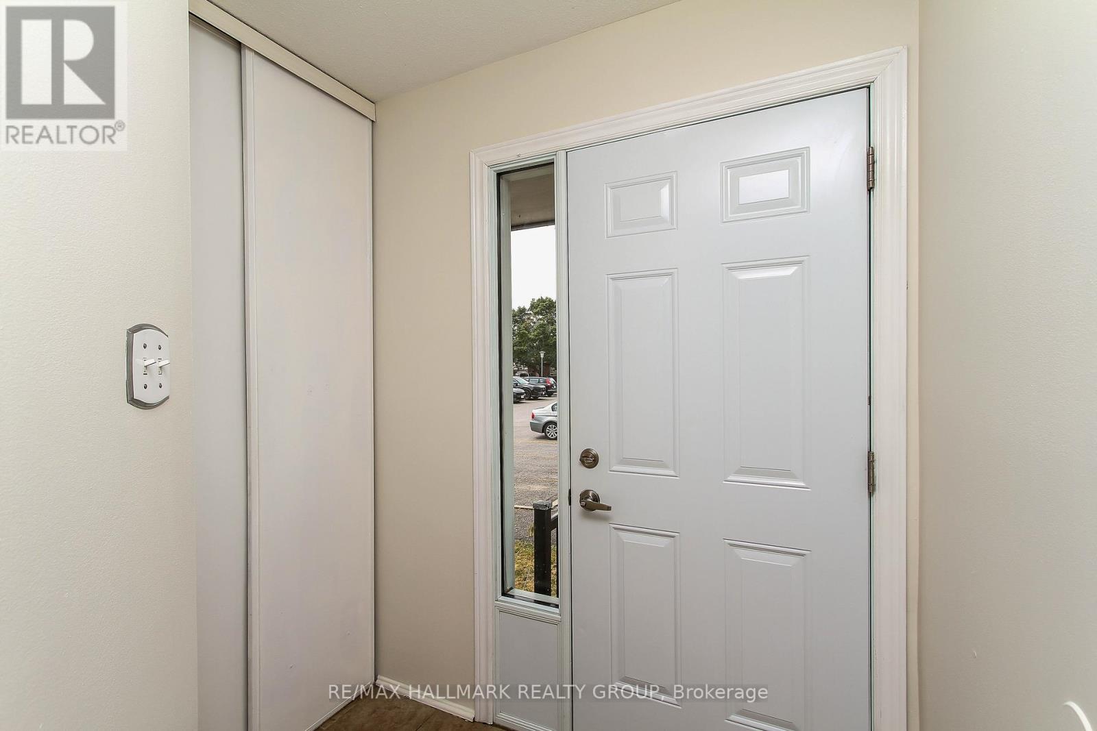 1800 Stonehenge Crescent, Ottawa, ON - Indoor Photo Showing Other Room