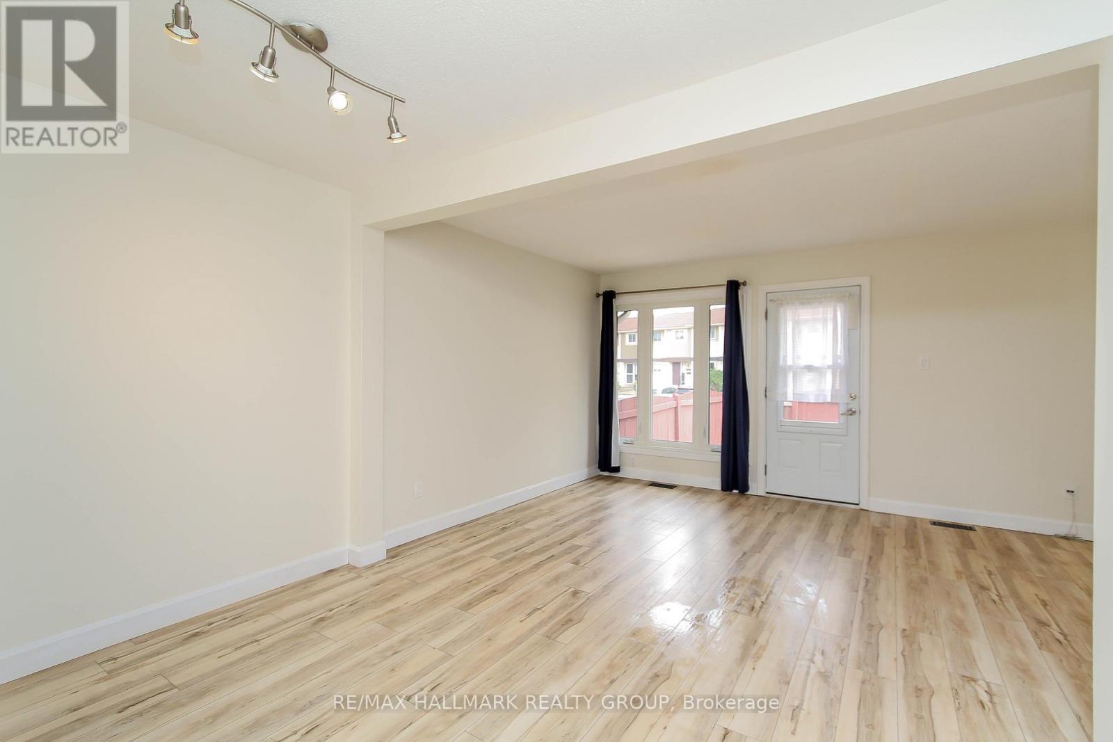 1800 Stonehenge Crescent, Ottawa, ON - Indoor Photo Showing Other Room