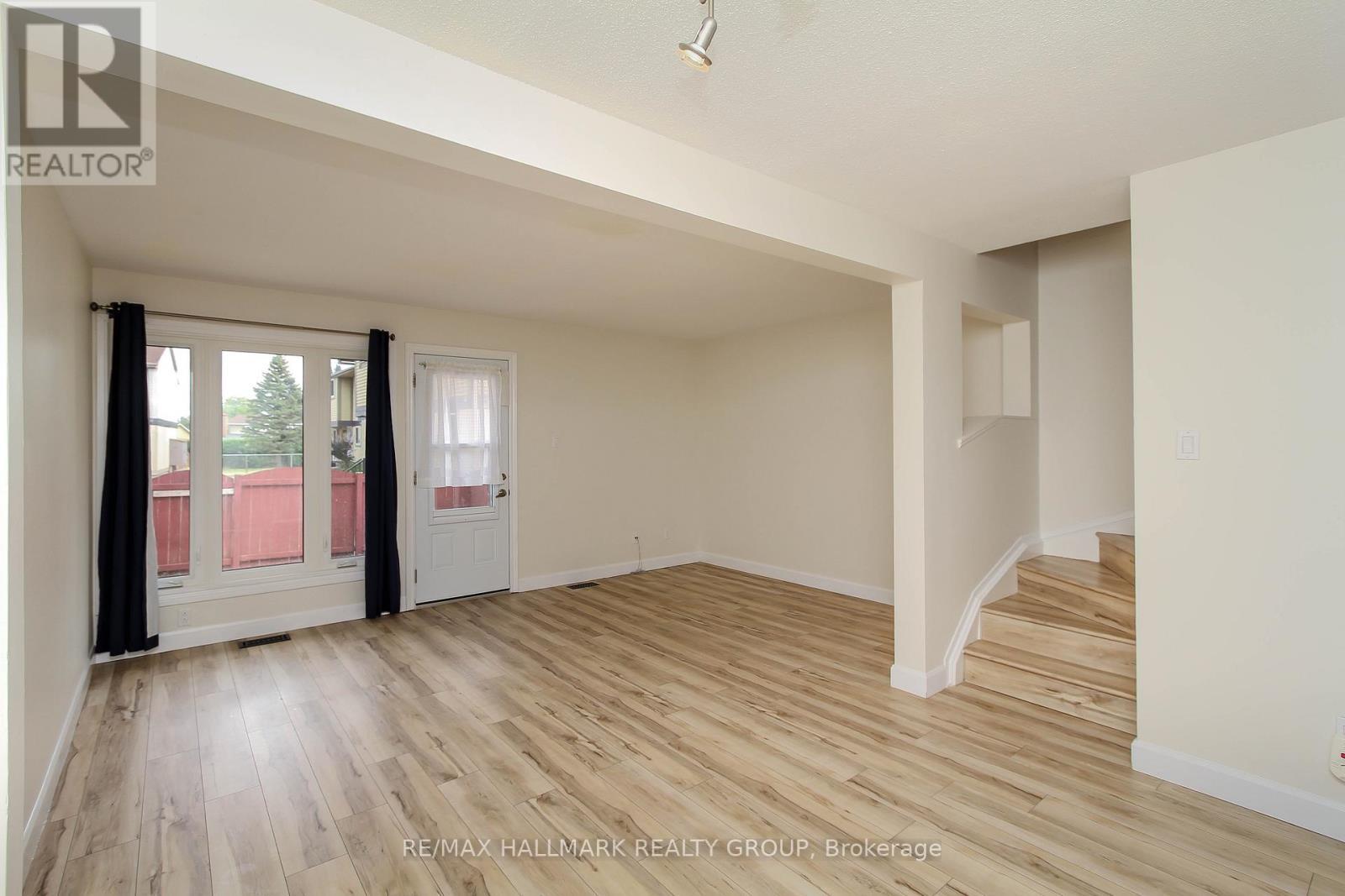 1800 Stonehenge Crescent, Ottawa, ON - Indoor Photo Showing Other Room