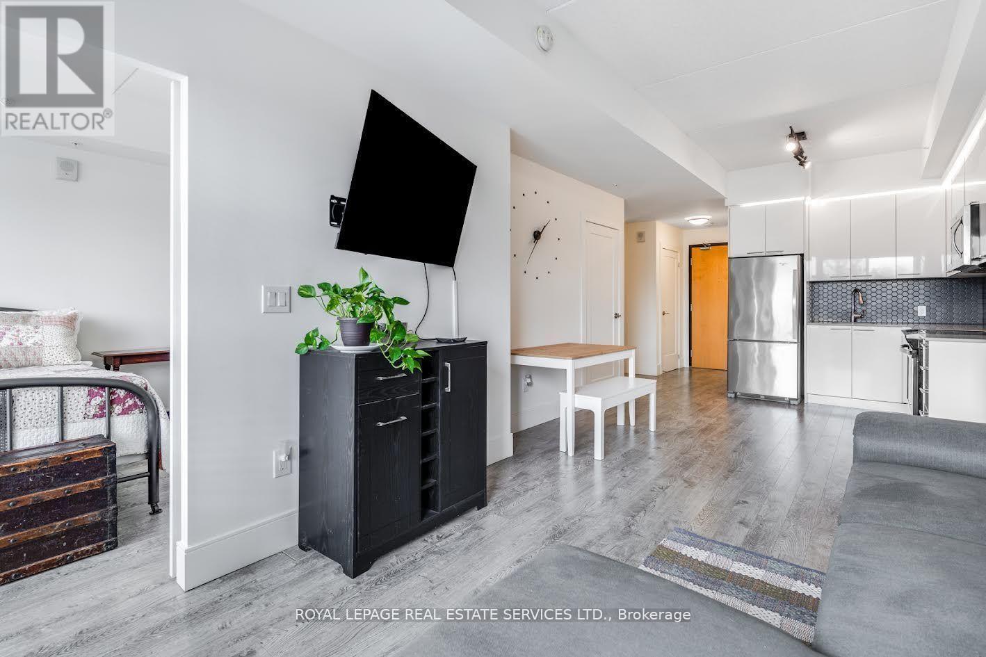 412 - 15 Prince Albert Boulevard, Kitchener, ON - Indoor Photo Showing Kitchen