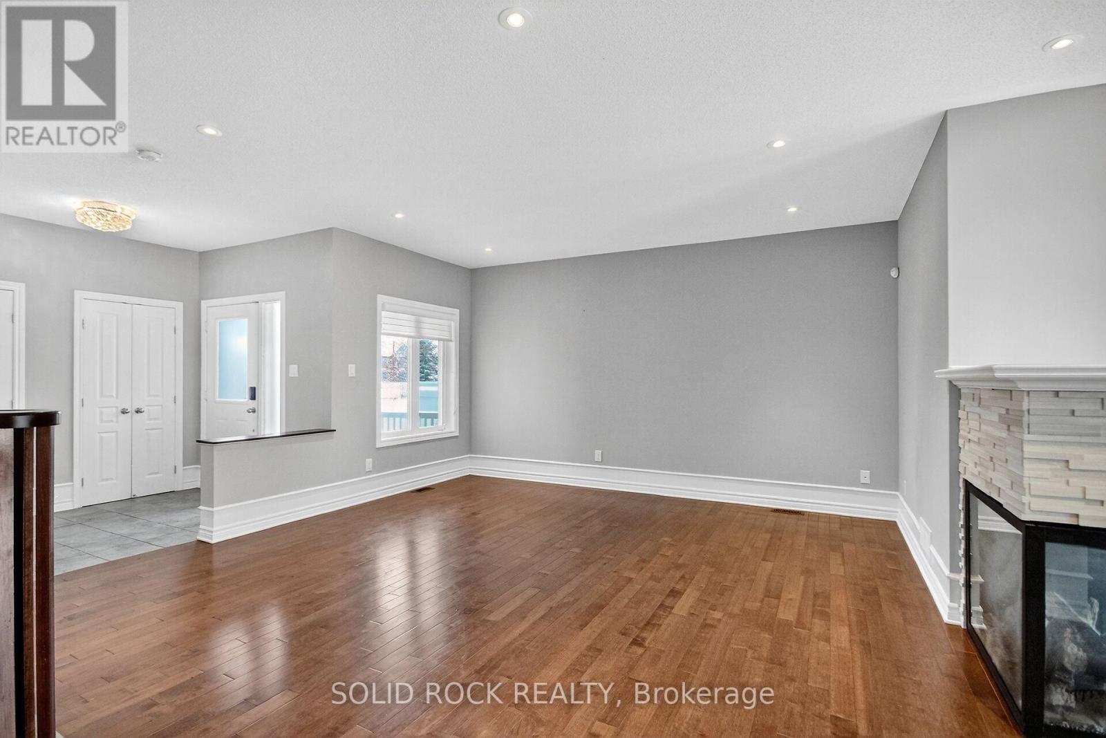 118 Wilhelmina Place, Ottawa, ON - Indoor Photo Showing Other Room With Fireplace