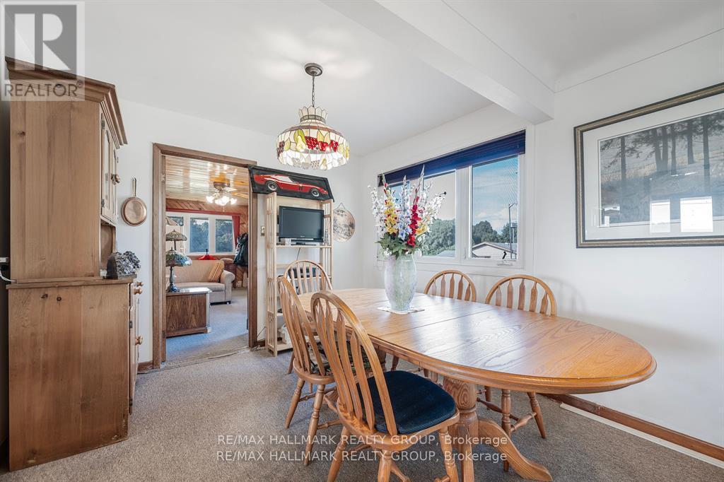 6050 Old Richmond Road, Ottawa, ON - Indoor Photo Showing Dining Room
