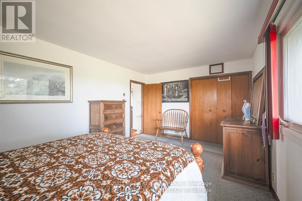 6050 Old Richmond Road, Ottawa, ON - Indoor Photo Showing Bedroom