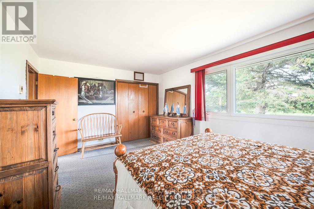 6050 Old Richmond Road, Ottawa, ON - Indoor Photo Showing Bedroom