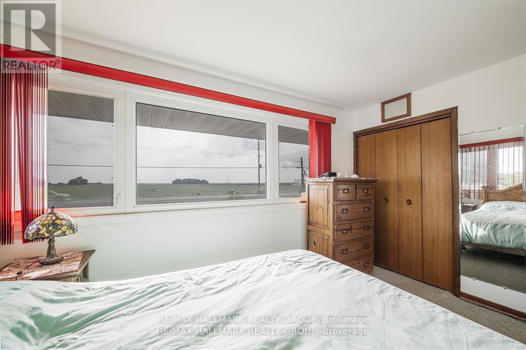 6050 Old Richmond Road, Ottawa, ON - Indoor Photo Showing Bedroom