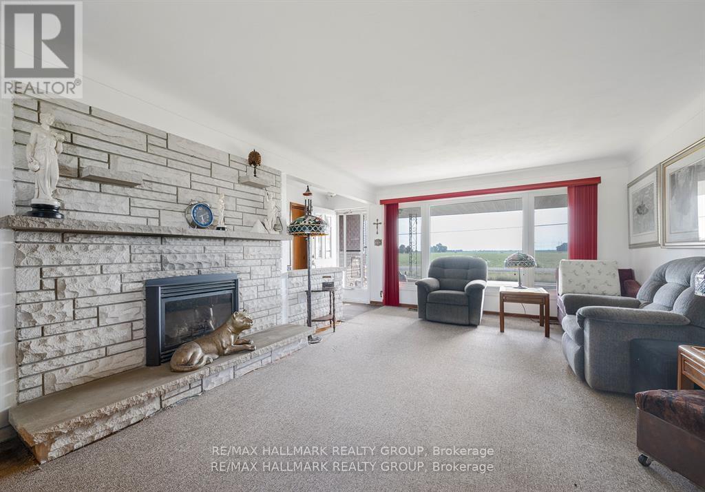 6050 Old Richmond Road, Ottawa, ON - Indoor Photo Showing Living Room With Fireplace