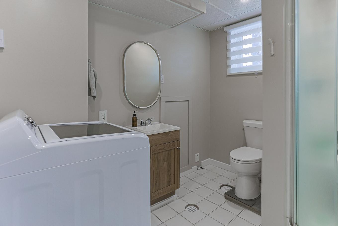 Salle de bains - 5305 Rue De Prince-Rupert, Laval (Auteuil), QC - Indoor